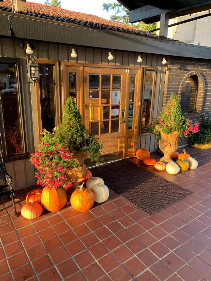 Coachman Inn Oak Harbor Εξωτερικό φωτογραφία